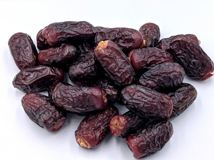 Kurma Safawi Grade AA (200g)  A Taste of Saudi Arabia in Every Bite - Explore the Dates Beyond Comparison - Image 3