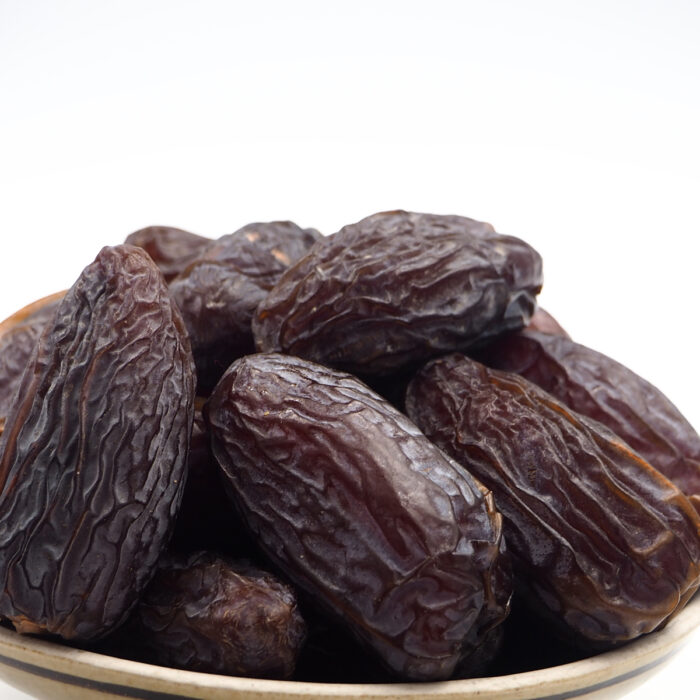 Palestinian Medjool Dates ( 1kg Kurma ) Unique Taste & Luxurious Date From Farm to You, Medjoul Lembut
