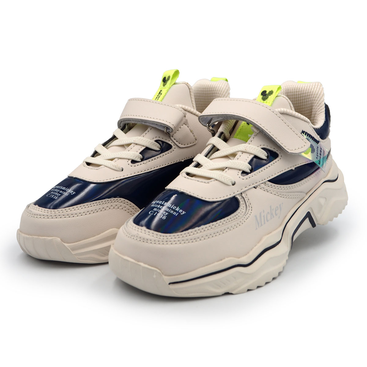 Classic Comfort: White Casual Shoes for Girls , Shoe for Perempuan - Wanita - Kasut (A- mk2352359 White)