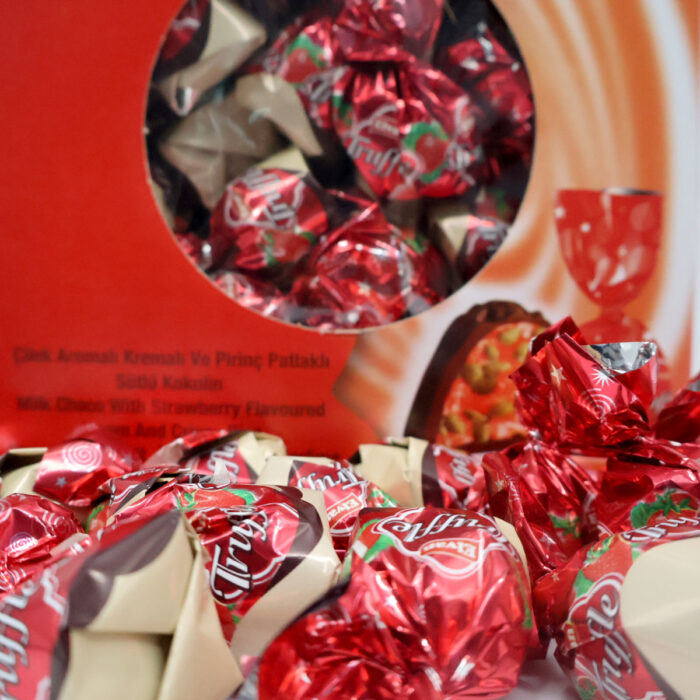 TRUFFLE MILK CHOCO WITH STRAWBERRY FLAVOURED CREAM AND CRISPY RICE BY ELVAN{ 250G, 500G, 1KG } - Image 3