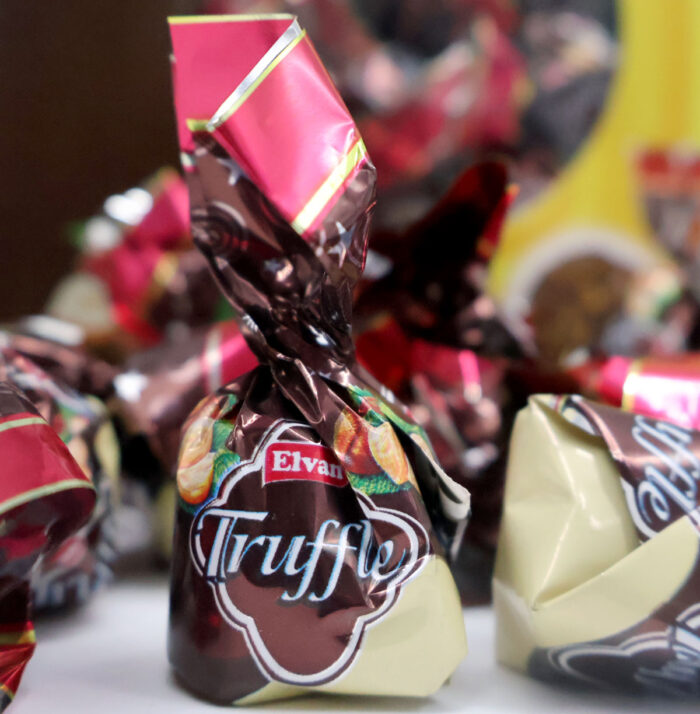 TRUFFLE MILK CHOCO WITH HAZELNUT FLAVOURED CREAM AND CRISPY RICE BY ELVAN{ 250G, 500G, 1KG } - Image 3
